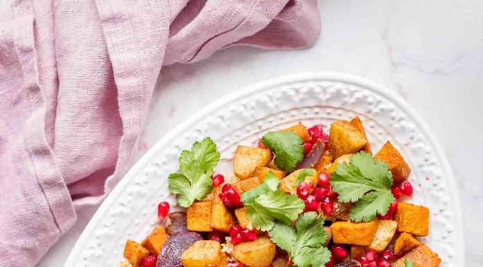 Orientalische gebackene Süßkartoffeln mit Birnen und Bulgur Rezept, veganer Salat