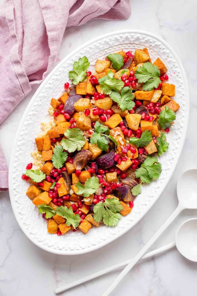 Orientalische gebackene Süßkartoffeln mit Birnen und Bulgur Rezept, veganer Salat