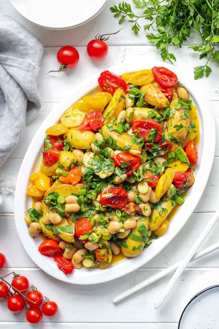 Geröstete Tomate mit Kartoffelsalat und Weiße Bohnen