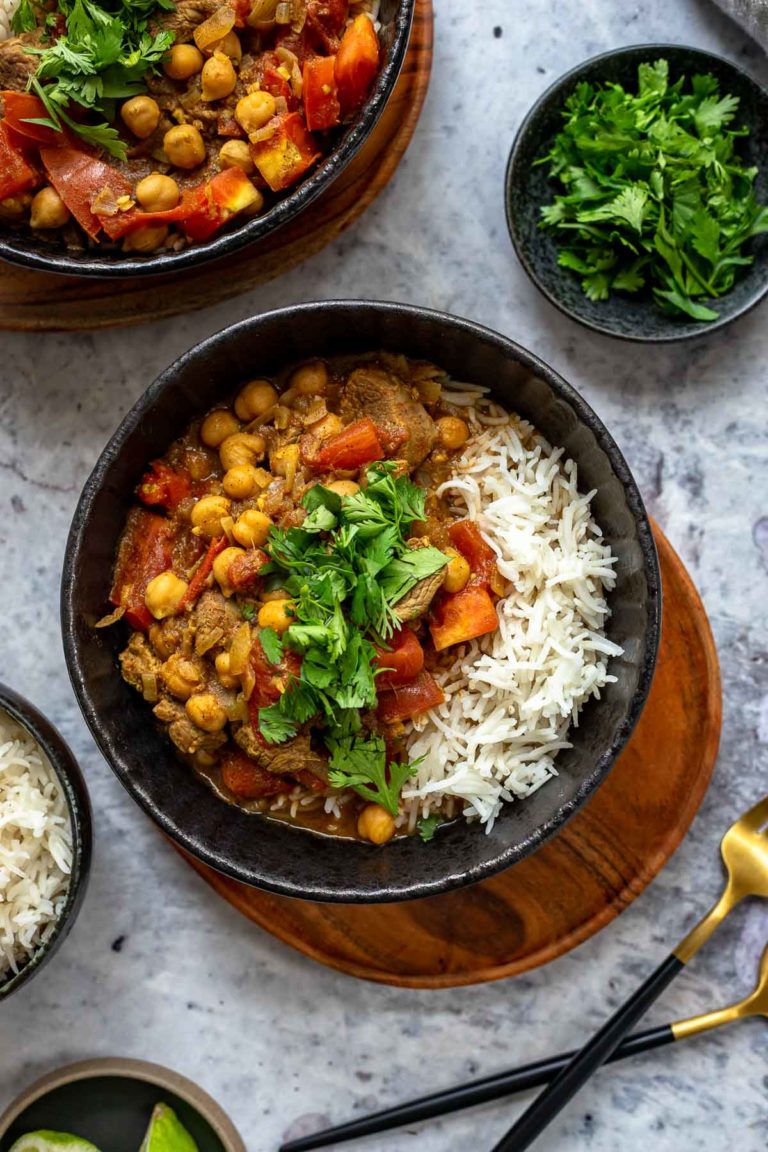 Lamm Curry mit Kichererbsen, Erbsen und Tomaten