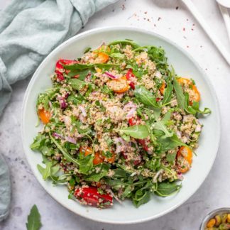 Quinoa Salat mit Za'atar, Kräuter und Pistazien