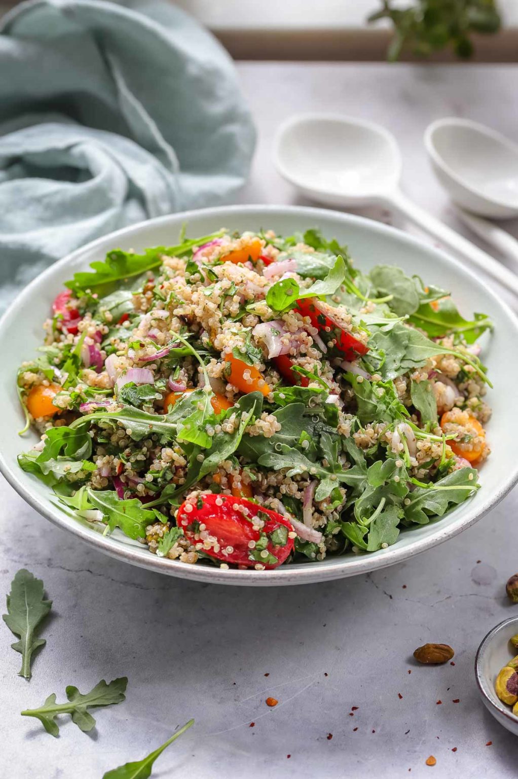 Quinoa Salat mit Za&amp;#39;atar, Kräuter und Pistazien | Rezept | Elle Republic