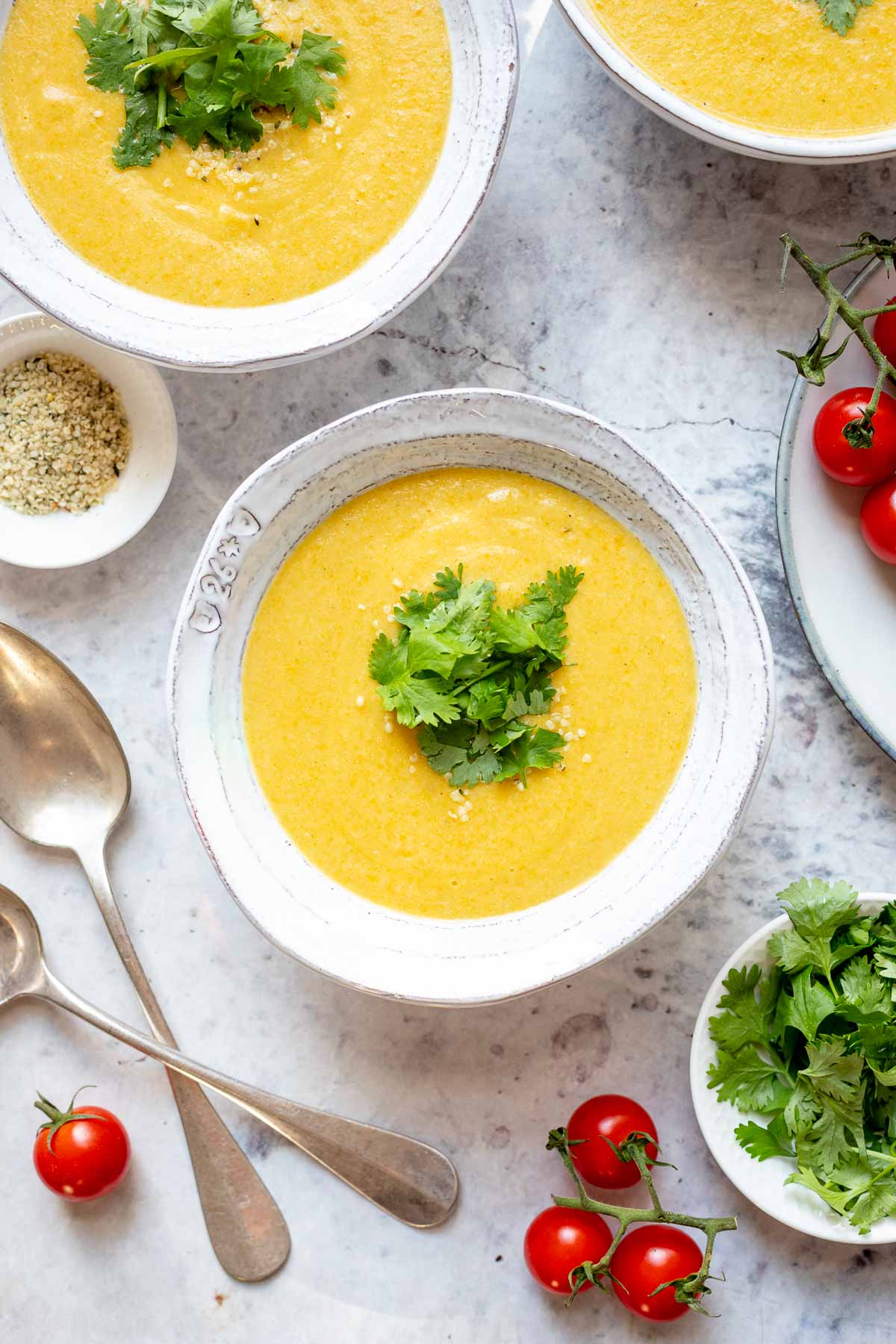 Veganes Blumenkohl-Kokos-Suppe mit Ras el Hanout Rezept