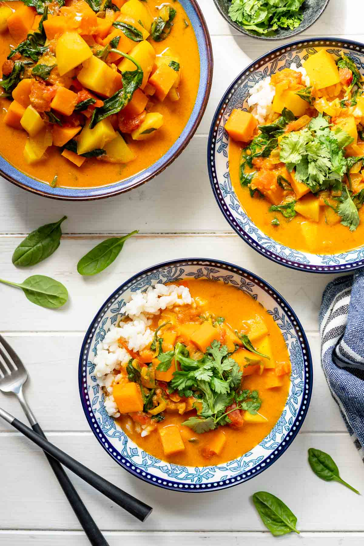Kartoffel-Curry-Eintopf mit Kokos und Spinat