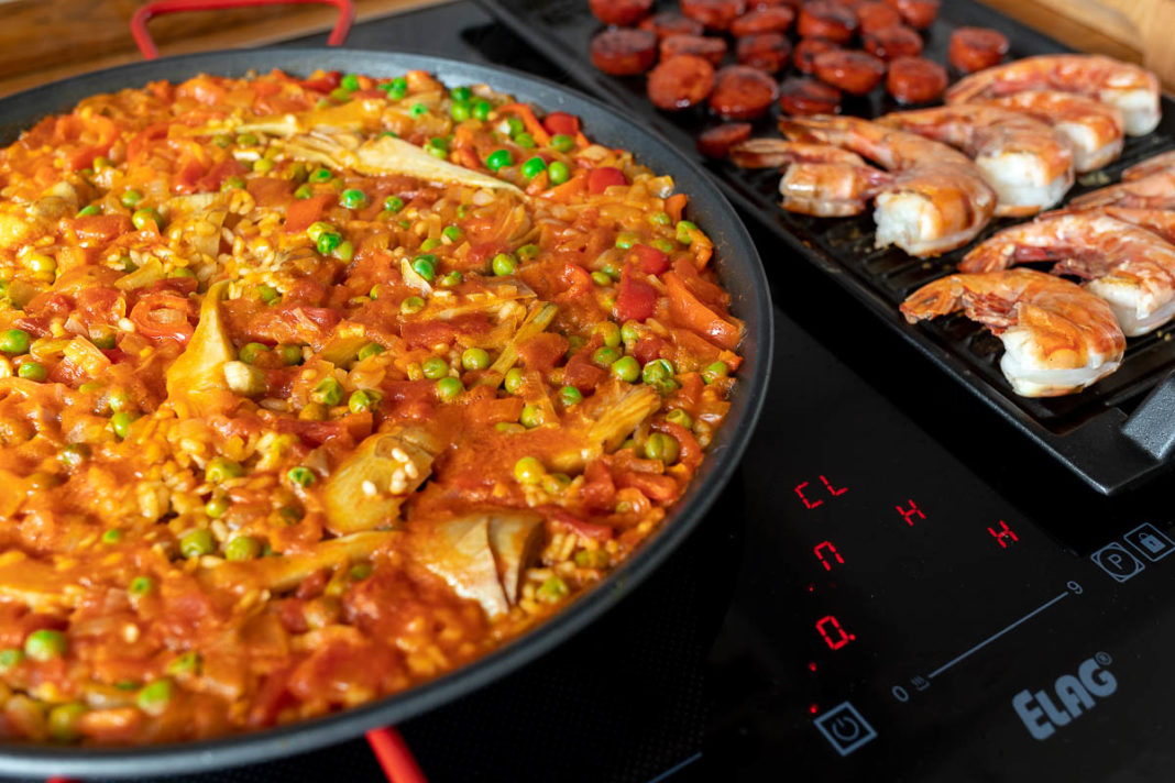 Paella mit Garnelen und Chorizo | Rezept | Elle Republic