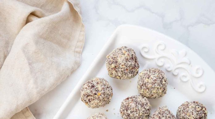 Energy Bliss Balls mit Datteln und dunkler Schokolade Rezept