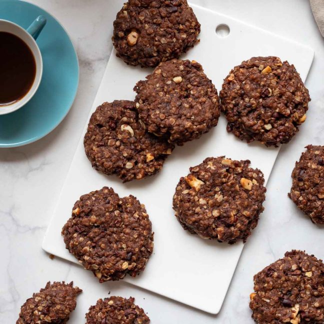 Dinkel-Schoko-Kekse mit Cashew & Kakoa Nibs, vegan Rezept