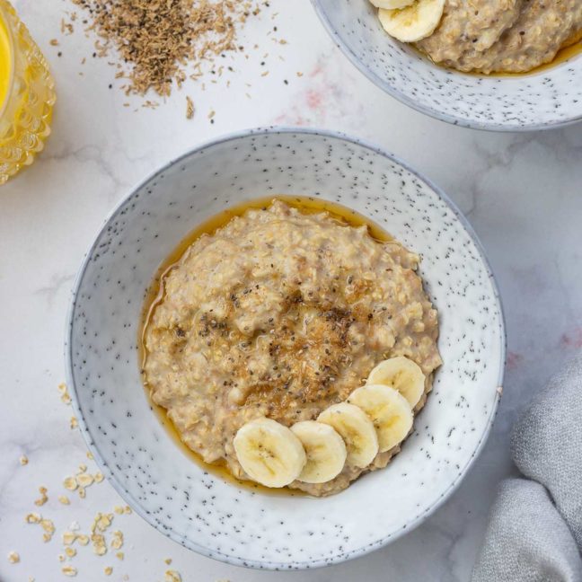 Bananen Porridge mit Ahornsirup