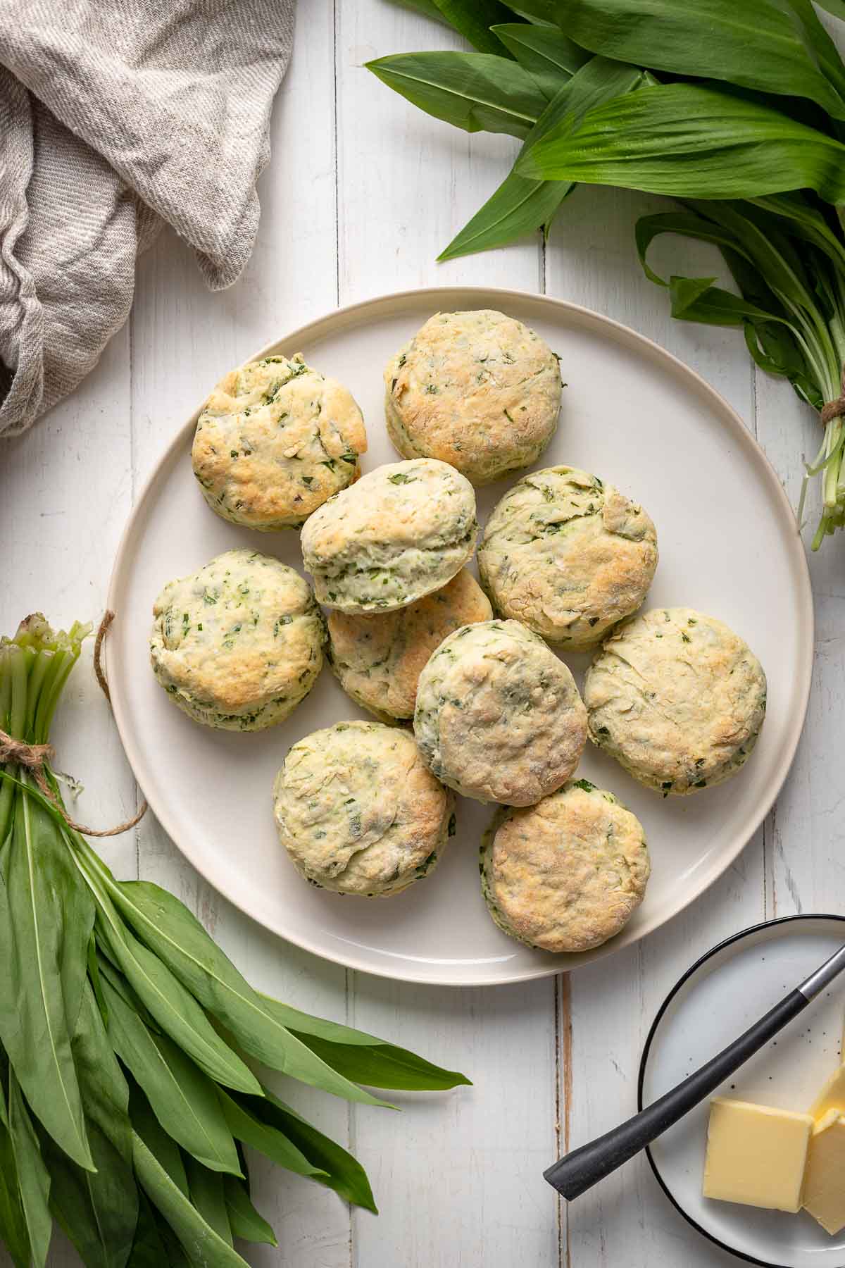 Buttermilk biscuits with wild garlic