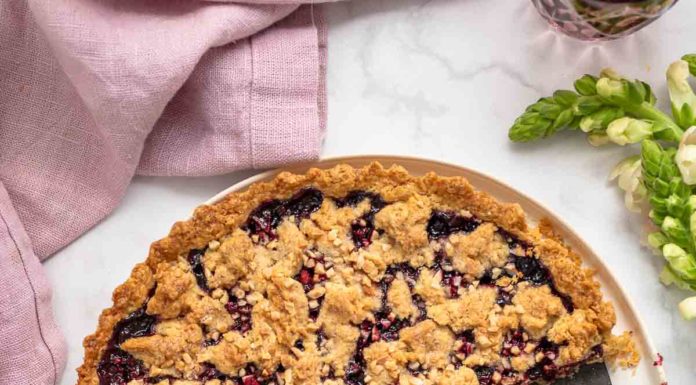 Marmeladen-Streusel-Kuchen Rezept mit GLÜCK Marmelade aus Johannisbeeren