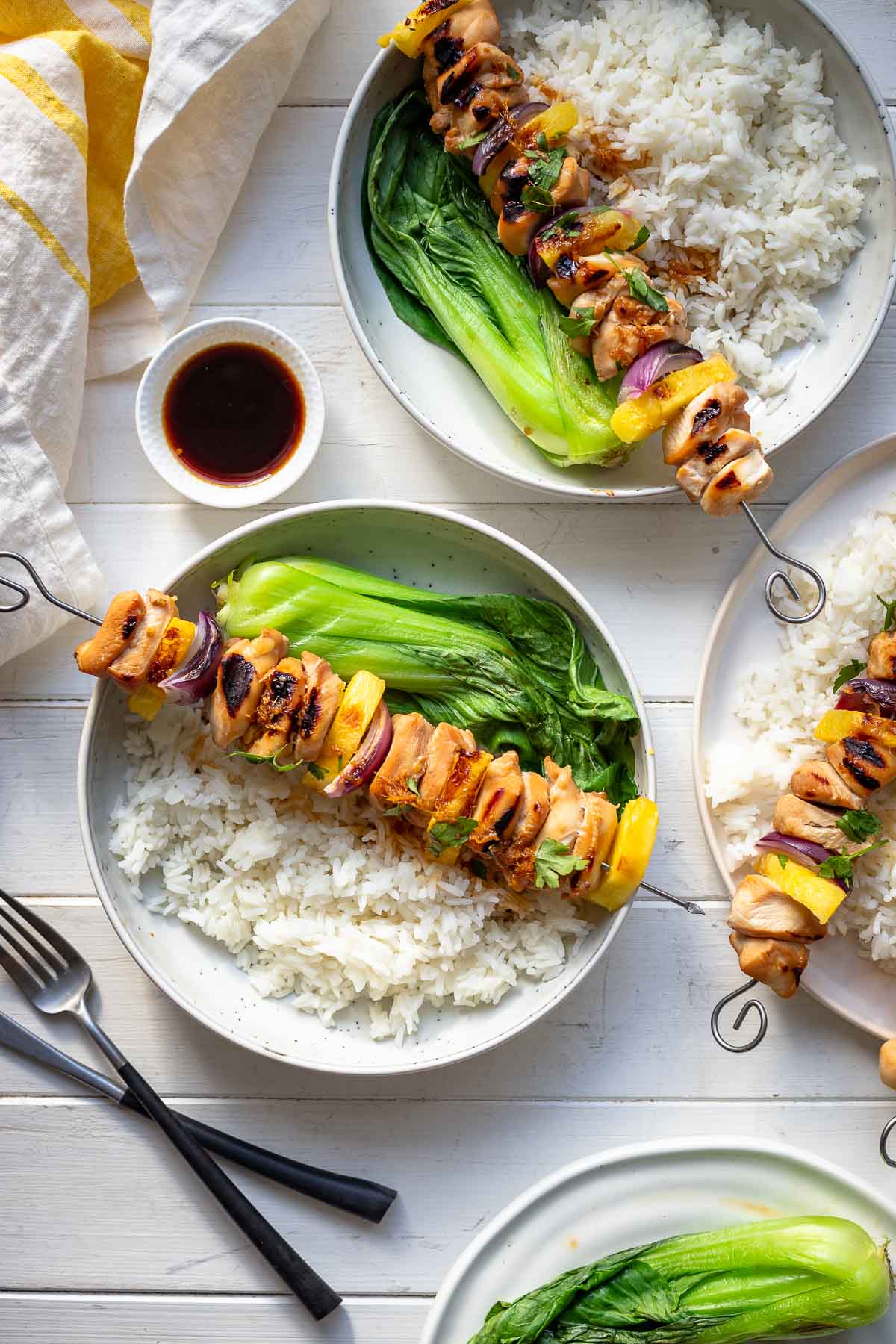 Hähnchen Yakitori (Japanische gegrillte Hähnchen-Spieße)