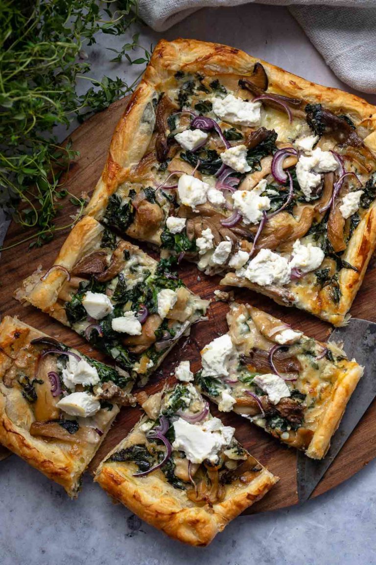 Blätterteig-Tarte mit Champignons