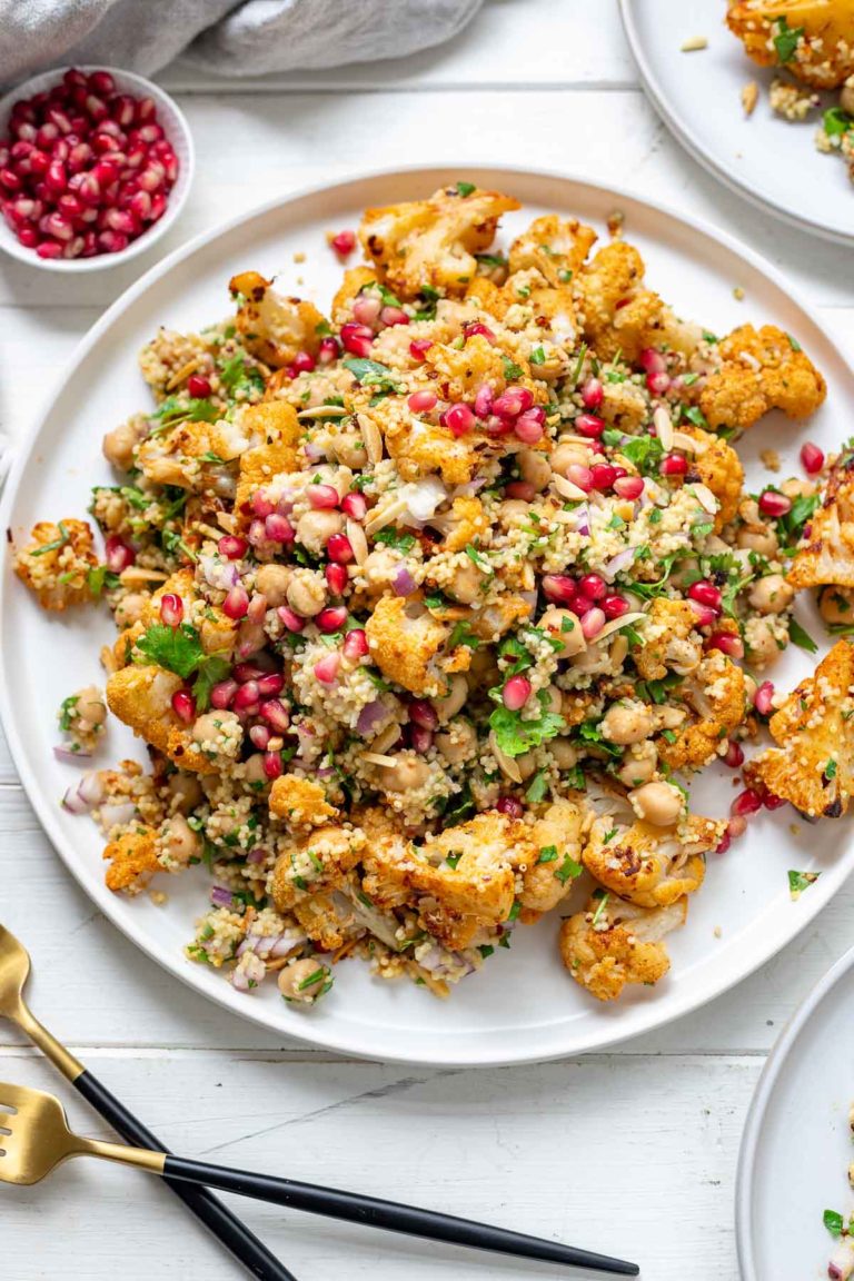 Gerösteter Harissa-Blumenkohl mit Kichererbsen & Hirse Rezept