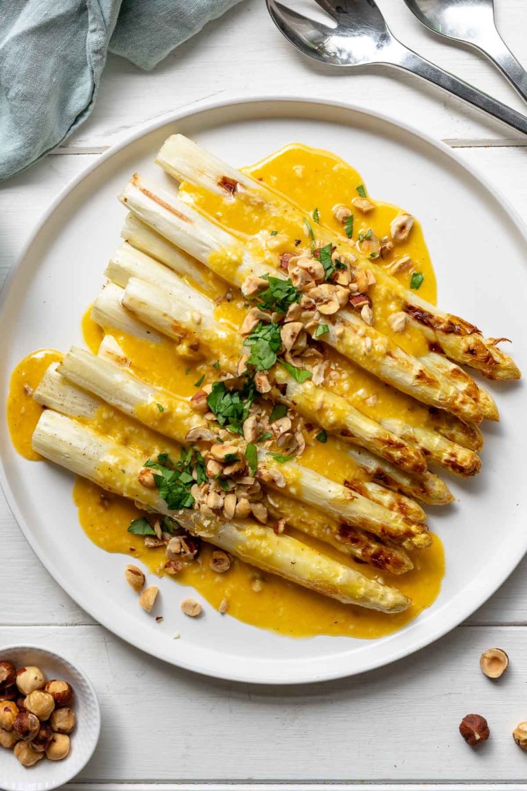 Gerösteter Spargel mit Parmesan-Trüffel-Vinaigrette Rezept