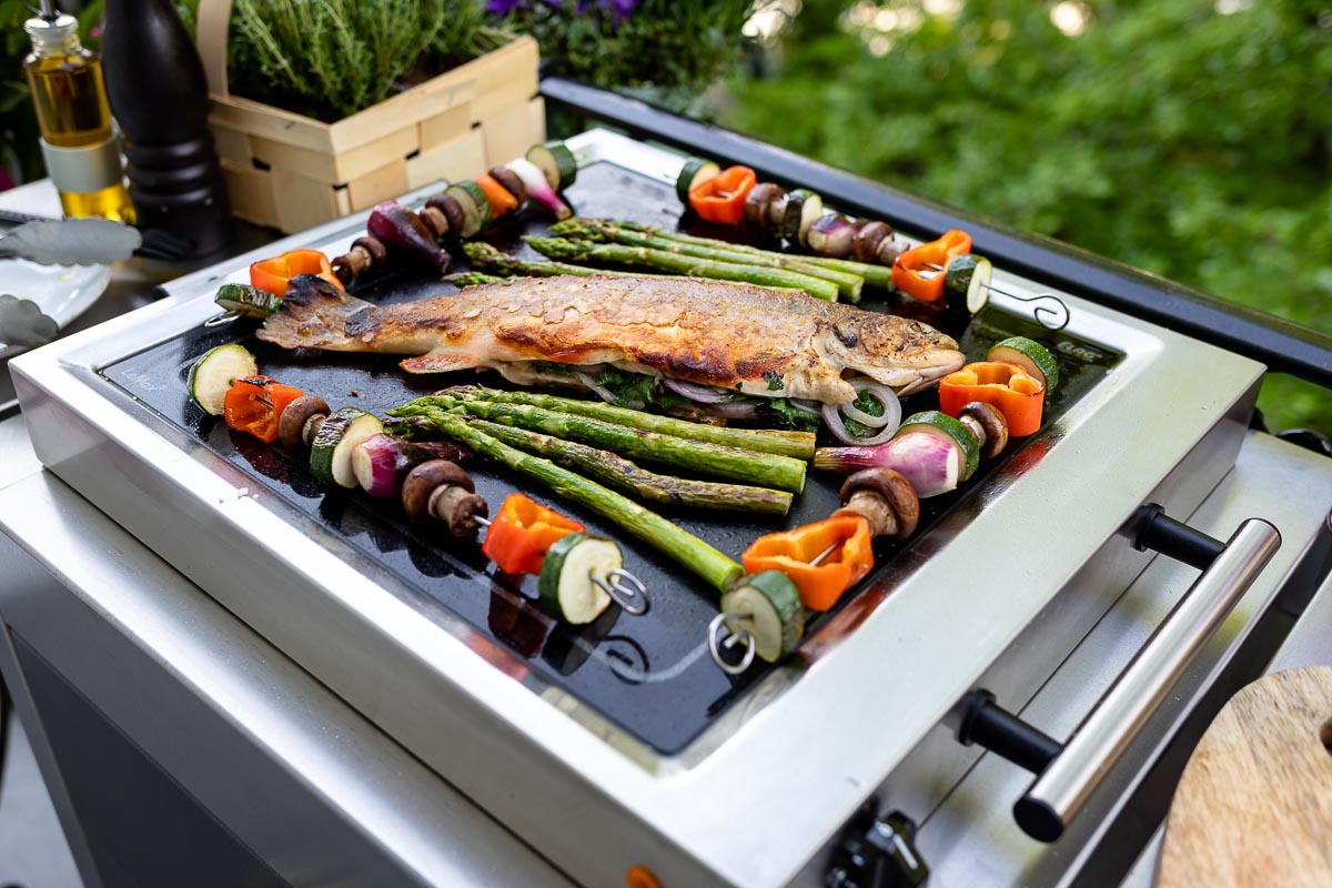 Fisch und Gemüse grillen mit den ELAG LeMax Tischgrill