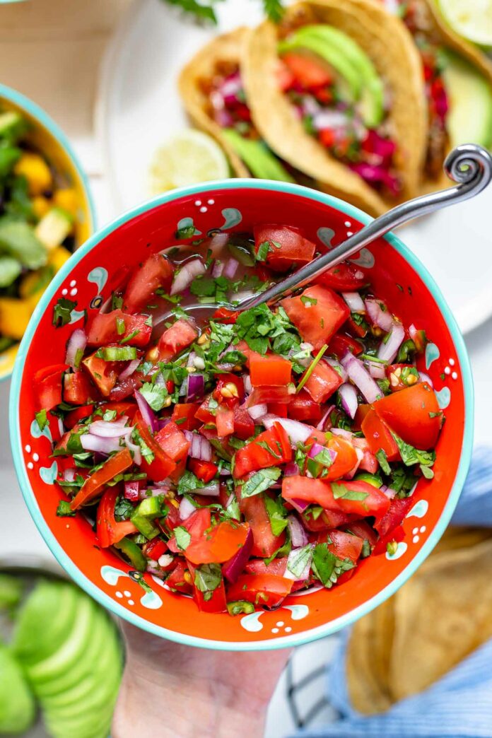 Klassisches Pico de Gallo (mexikanische Salsa)