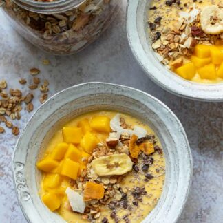 Schnelles Granola (Mango-Bananen-Kokos-Granola)