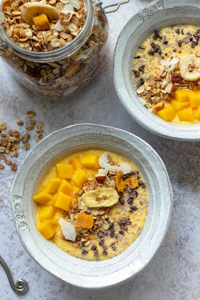 Schnelles Granola (Mango-Bananen-Kokos-Granola)