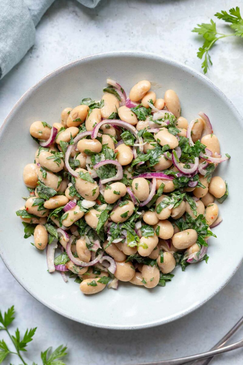 Türkischer Weiße Bohnensalat (Piyaz) | Rezept | Elle Republic