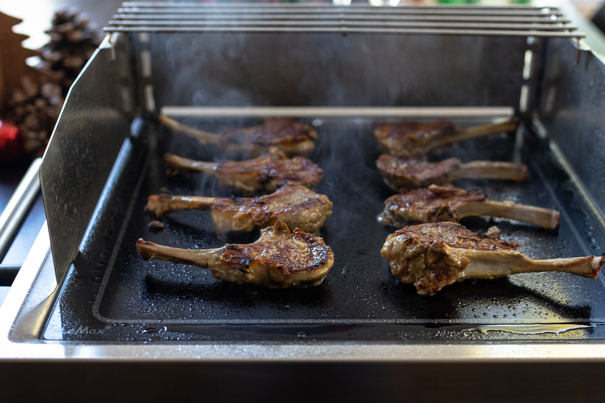 Lamb chops on the Grill LeMax