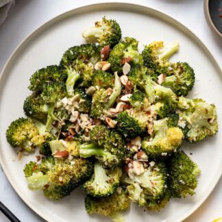 Gerösteter Brokkoli mit Zitrone, Parmesan und Mandeln  Rezept