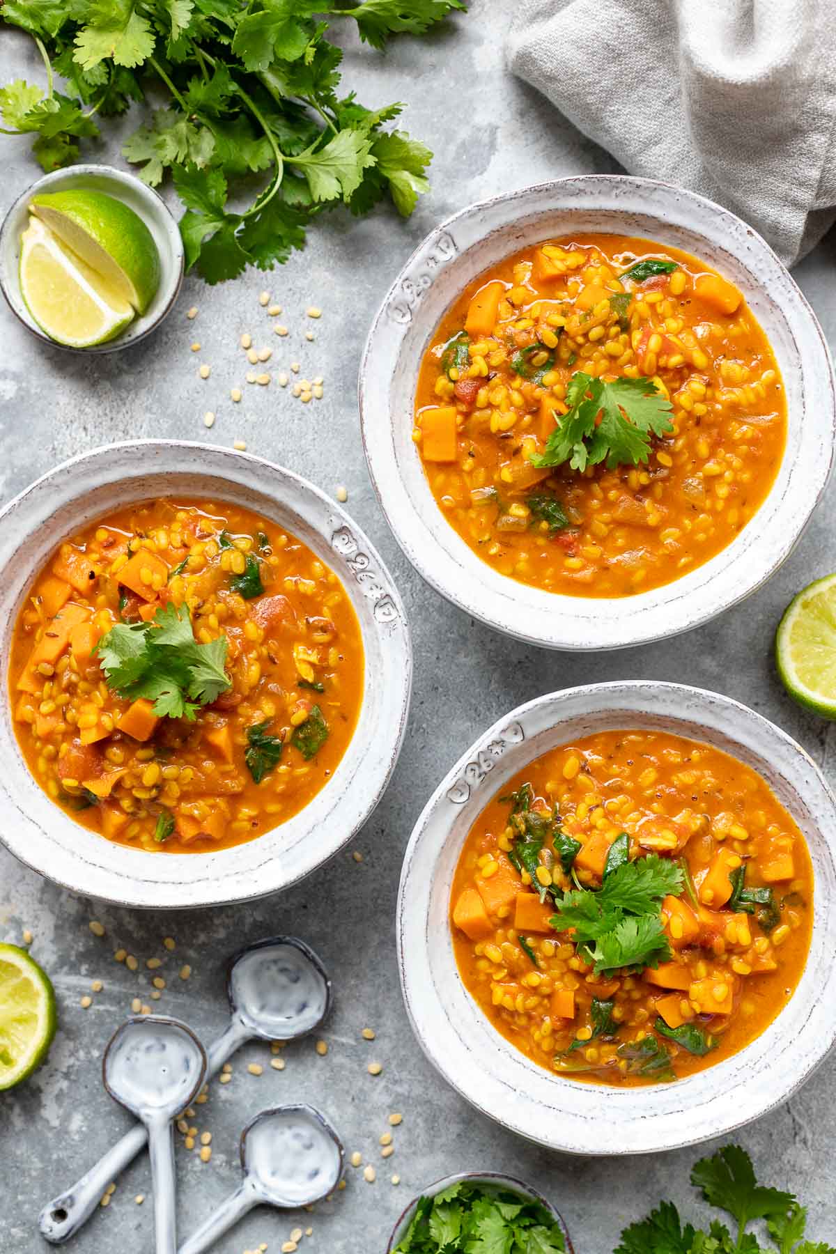 Moong Dal mit Süßkartoffel und Kokosmilch Rezept