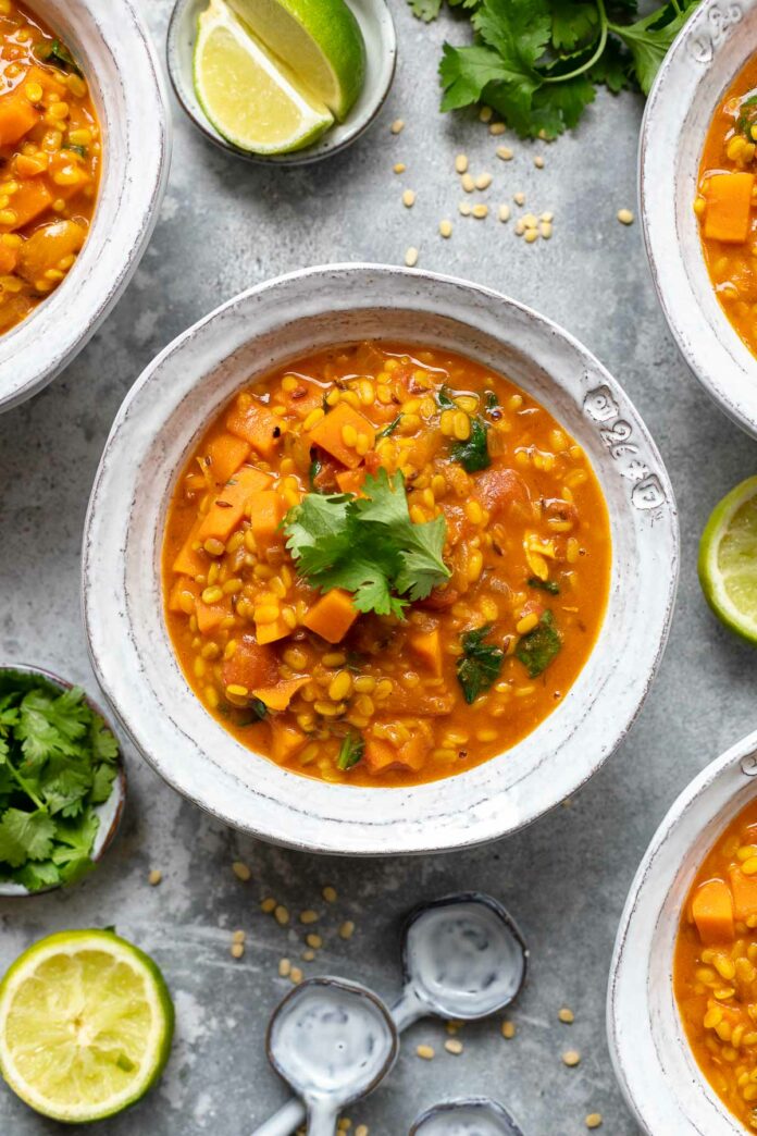 Mung Dal mit Süßkartoffel und Kokosmilch