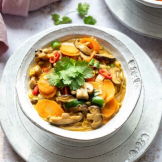 Thai Erdnuss-Nudeln mit Gemüse Rezept