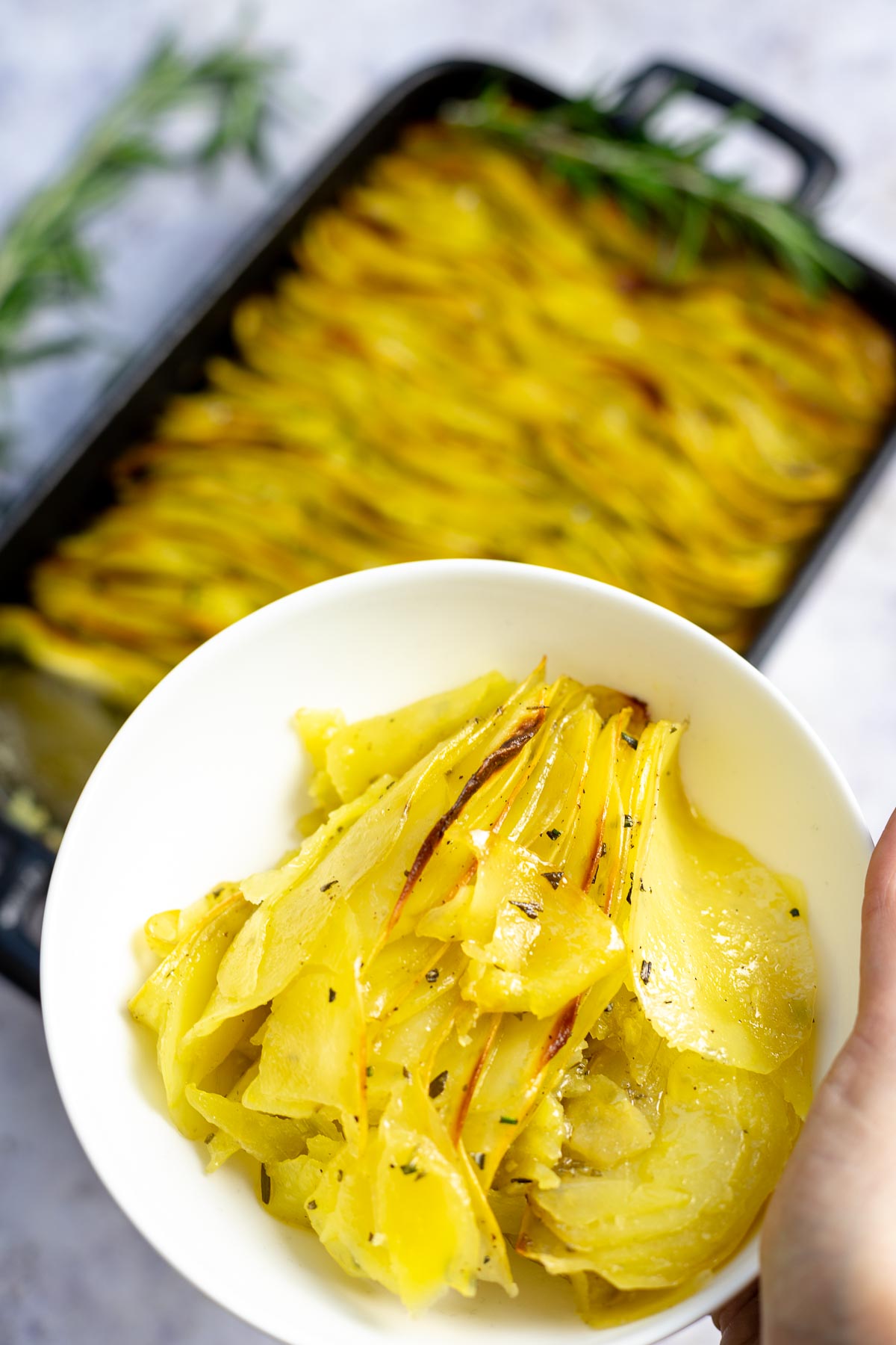Kartoffelgratin mit Rosmarin (vegan) Leaf Potatoes Rezept ohne Sahne oder Käse