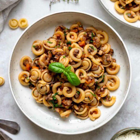 Pilz-Bolognese vegetarisch | Rezept | Elle Republic