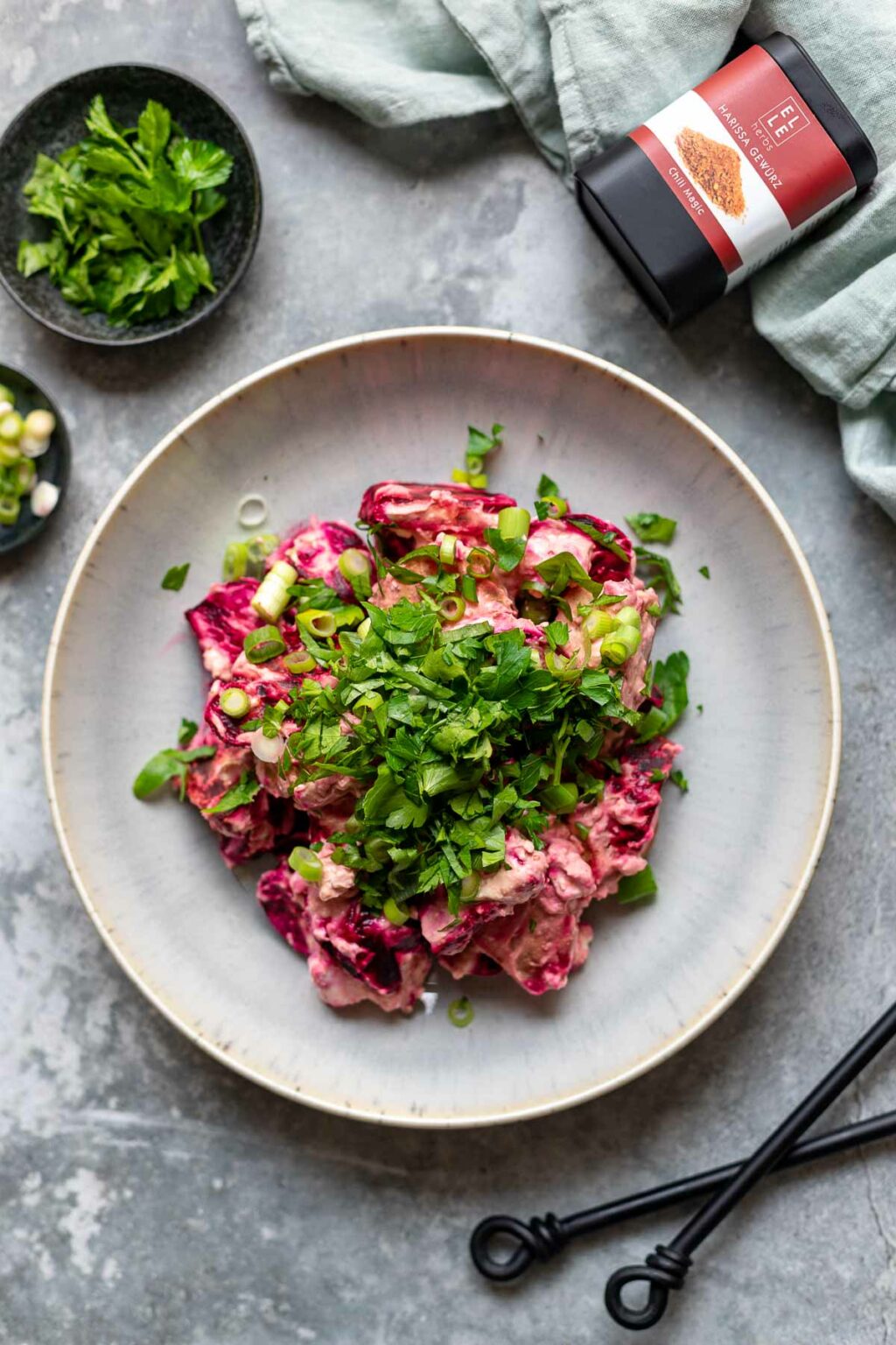 Geröstete Rote Bete Salat mit Harissa Joghurt | Elle Republic