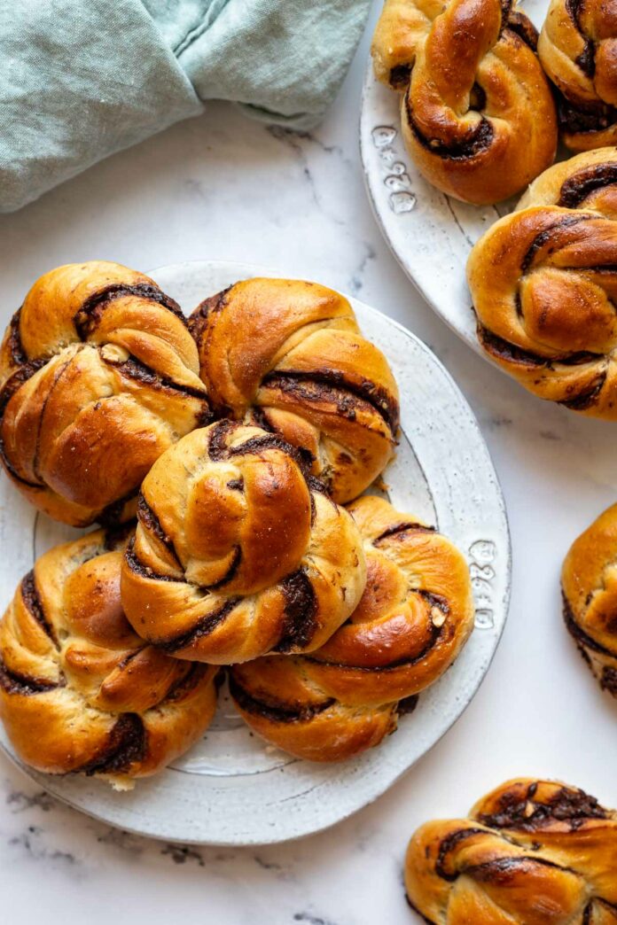 Babka - Hefezopf-Brötchen mit Schokolade