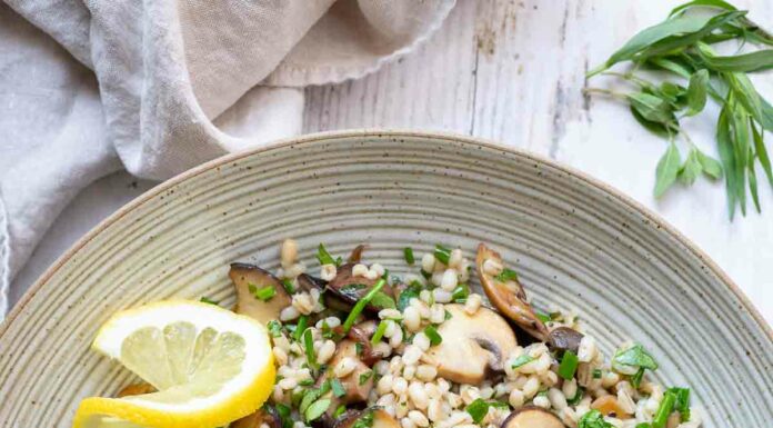 Warmer Pilzsalat mit Gerste und Kräutern Rezept