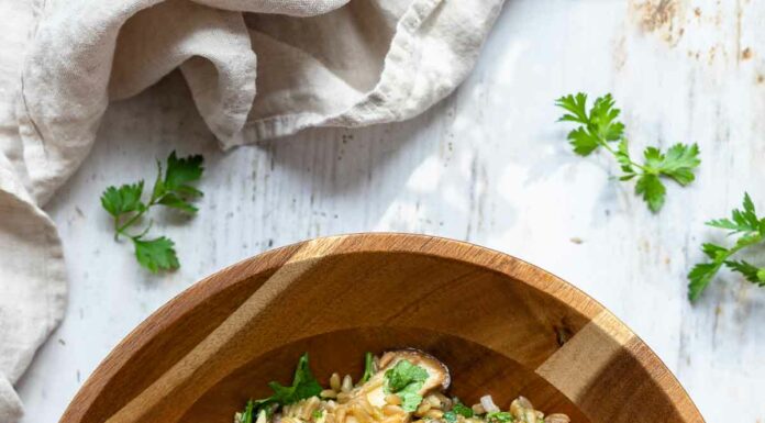 Grünkernsalat mit Pilzen & Miso-Dressing Rezept