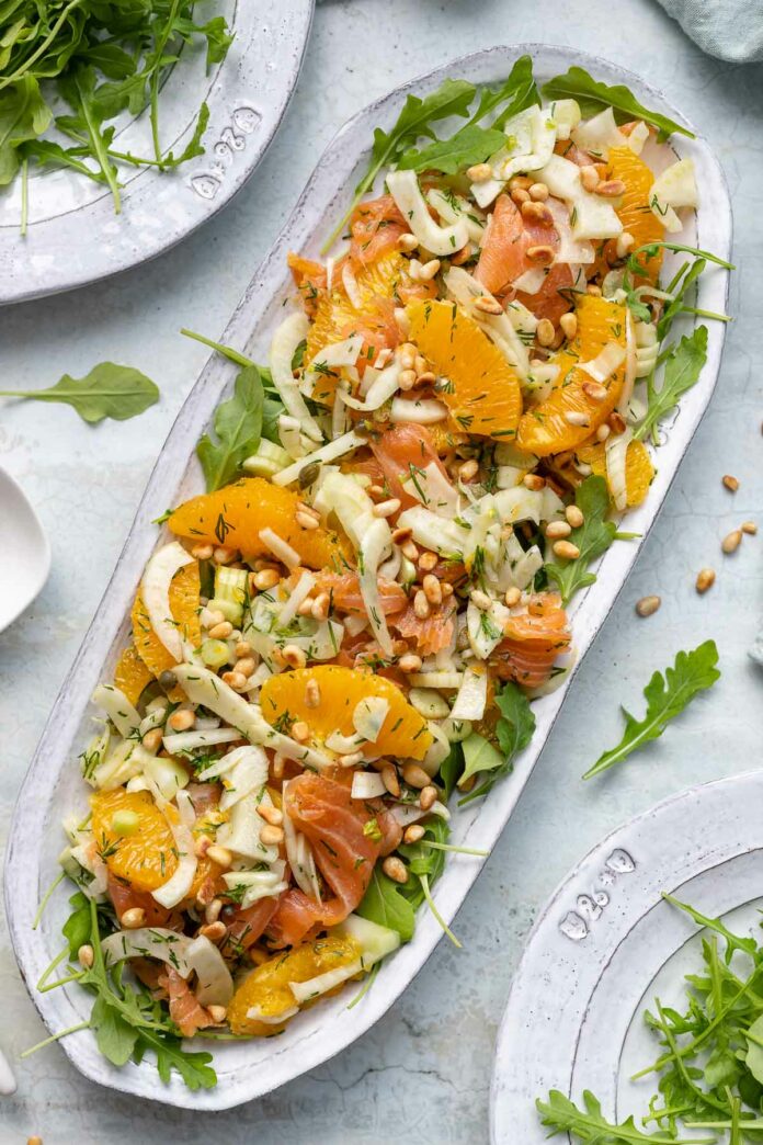 Salat mit Räucherlachs, Orange und Fenchel Rezept