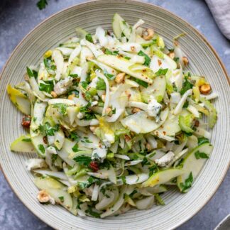 Stangensellerie Salat mit Apfel & Roquefort