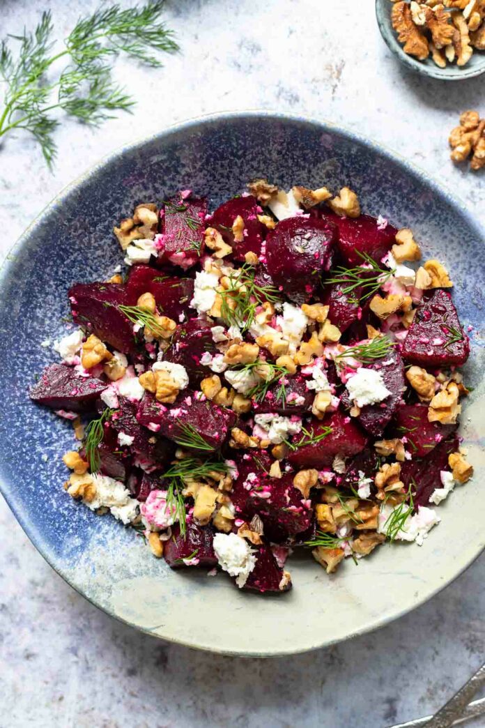 Rote Bete Salat mit Fetakäse und Walnüssen Rezept