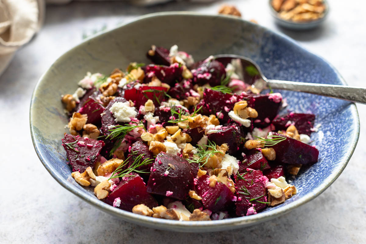 Rote Bete Salat mit Feta und Walnüssen Rezept