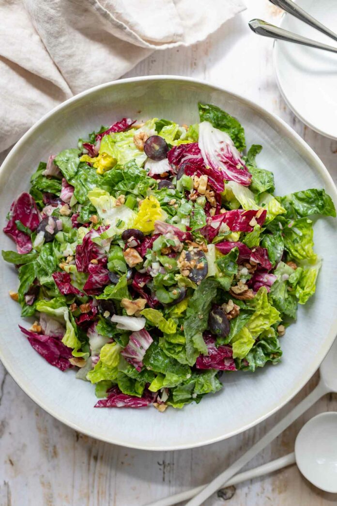 Salat mit Weintrauben &amp; Roquefort-Dressing | Rezept | Elle Republic