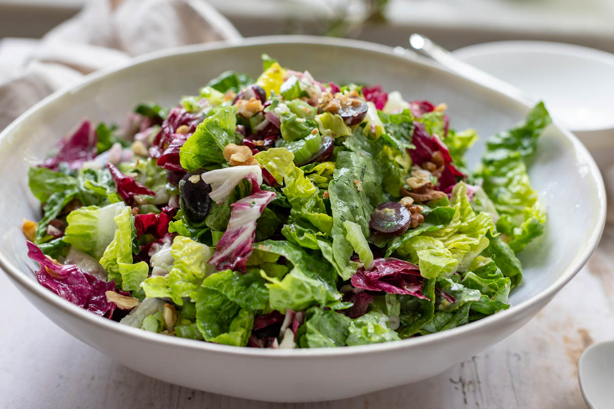 Salad with Seedless Red Grapes, Walnuts & Blue Cheese Dressing