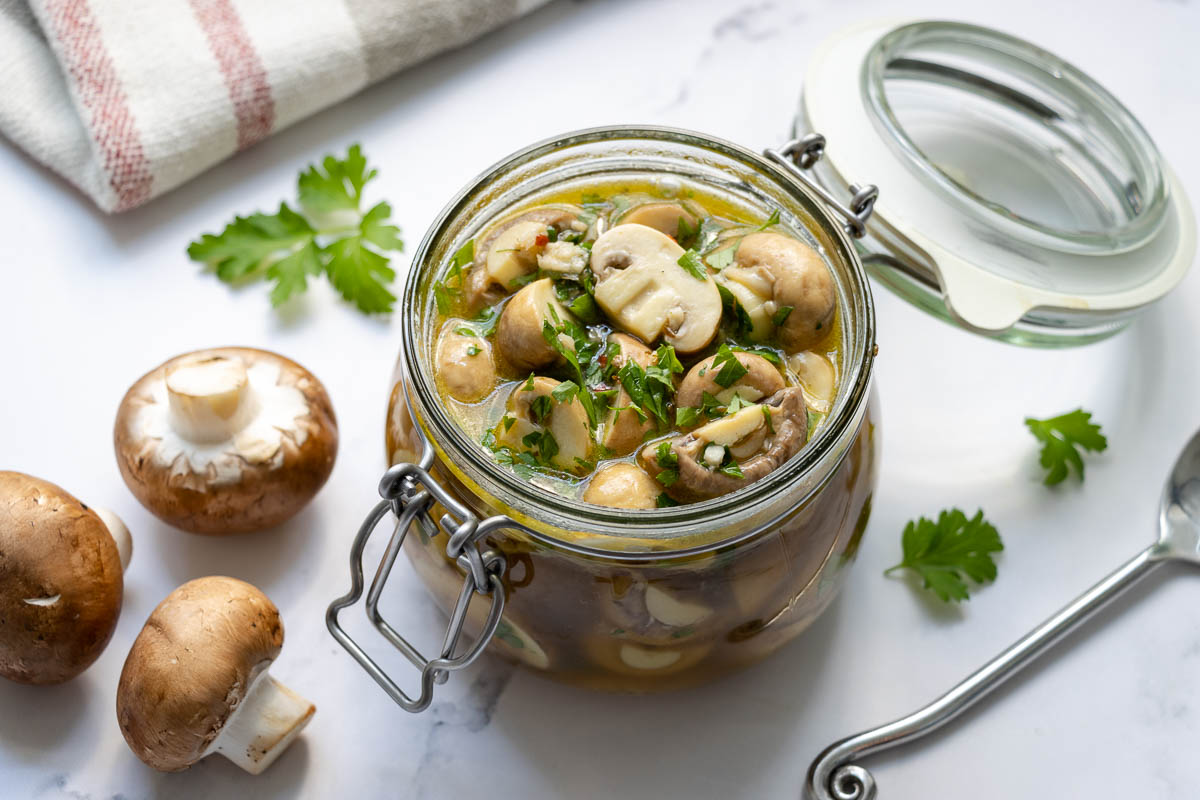 Eingelegte Champignons (Antipasti Rezept)