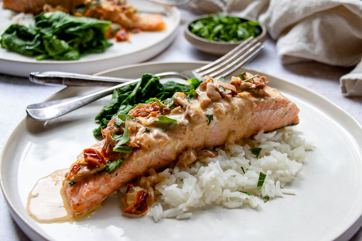 Salmon with Sun-Dried Tomato Cream Sauce 