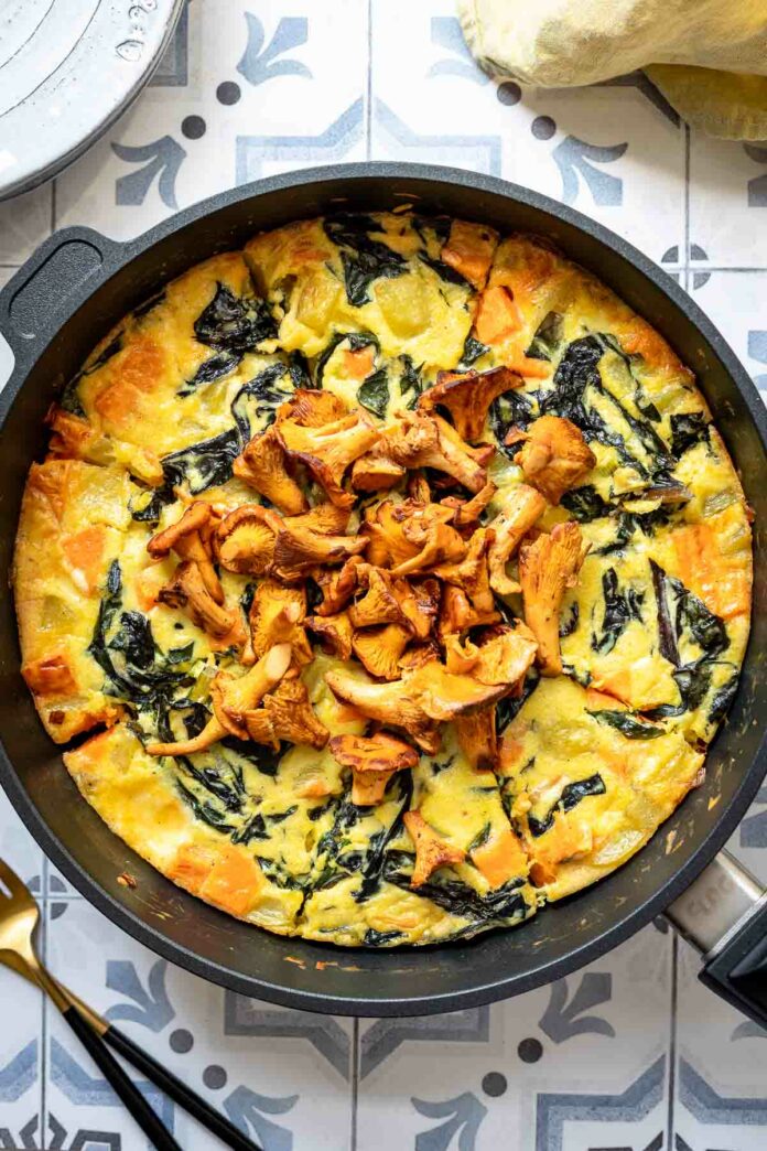 Gemüse Fritatta Rezept mit Süßkartoffeln, Kartoffeln, Lauch, Mangold und Gouda