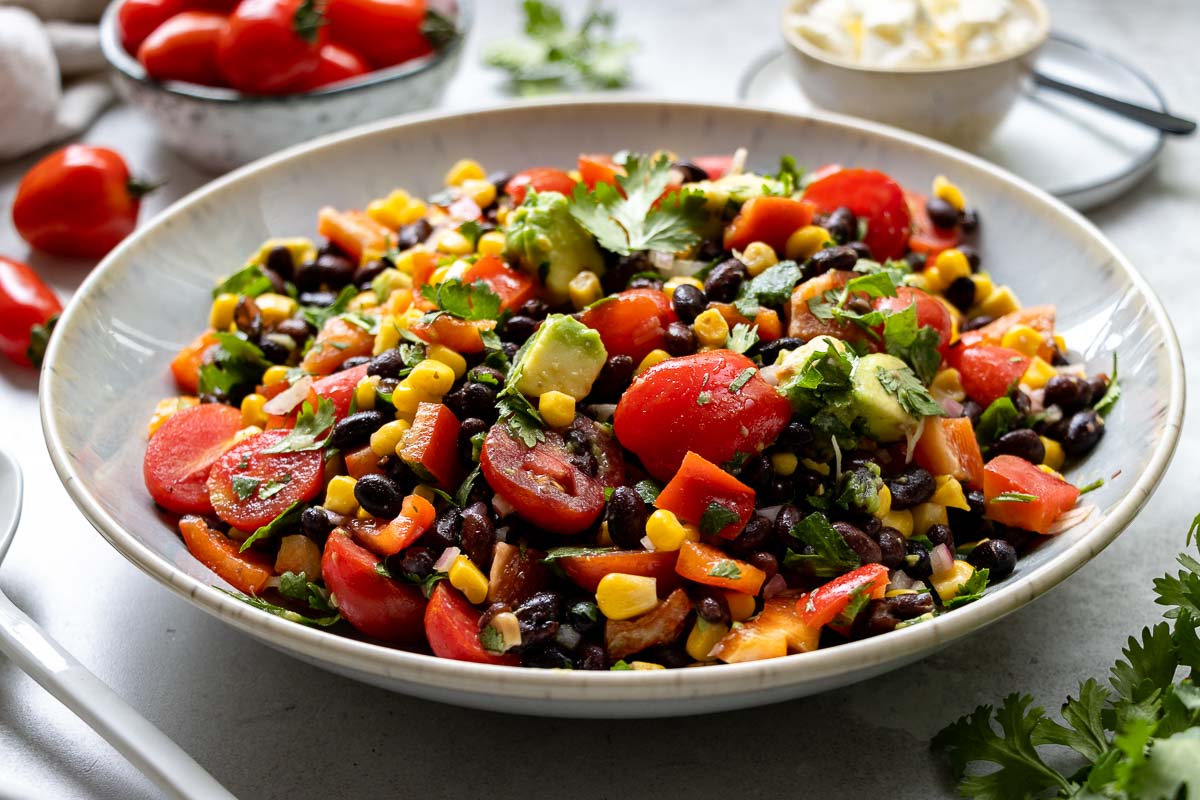 Schwarze Bohnen Salat mit Mais 