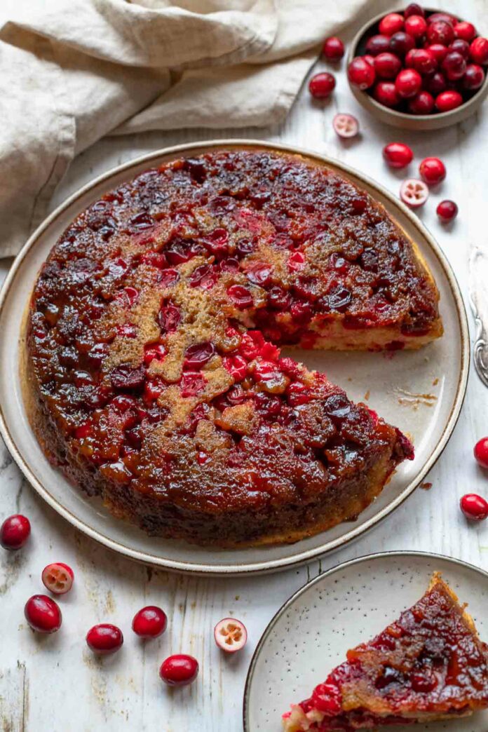 gestürzter Cranberry-Kuchen Rezept in die Pfanne gemacht