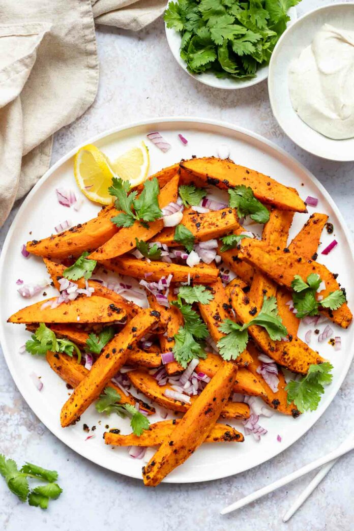 Harissa-Süßkartoffeln mit Joghurt-Tahini