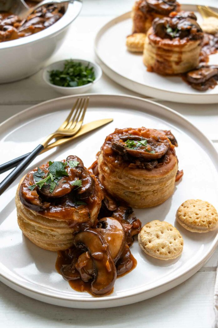 Pilzgulasch à la Bourguignonne | Rezept | Elle Republic