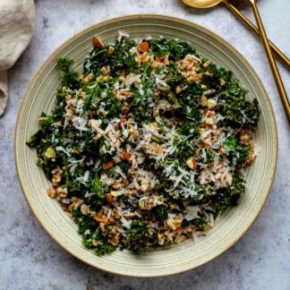 Gerösteter Flower Sprouts Salat mit Dinkel