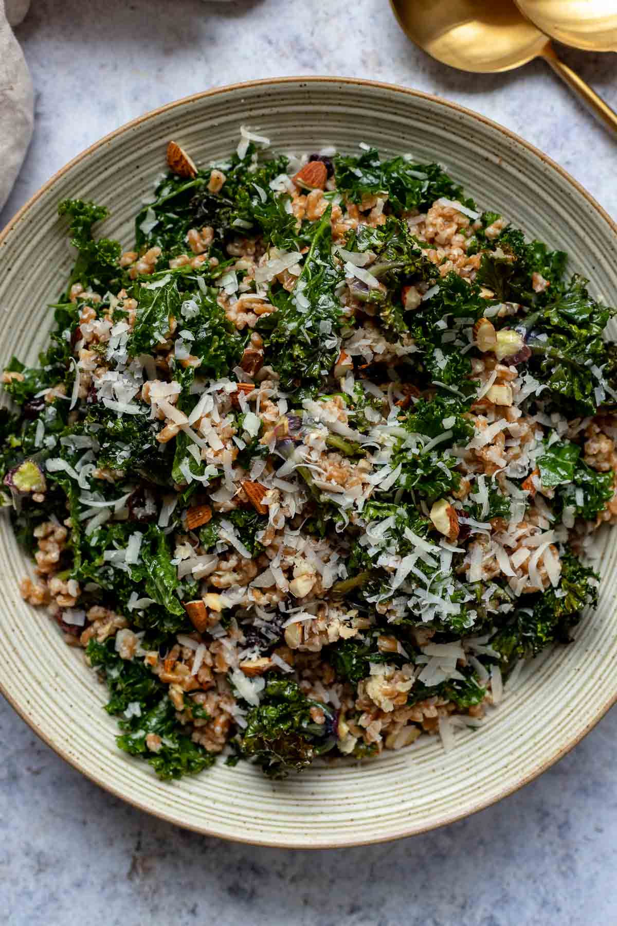 Gerösteter Flower Sprouts Salat mit Dinkel