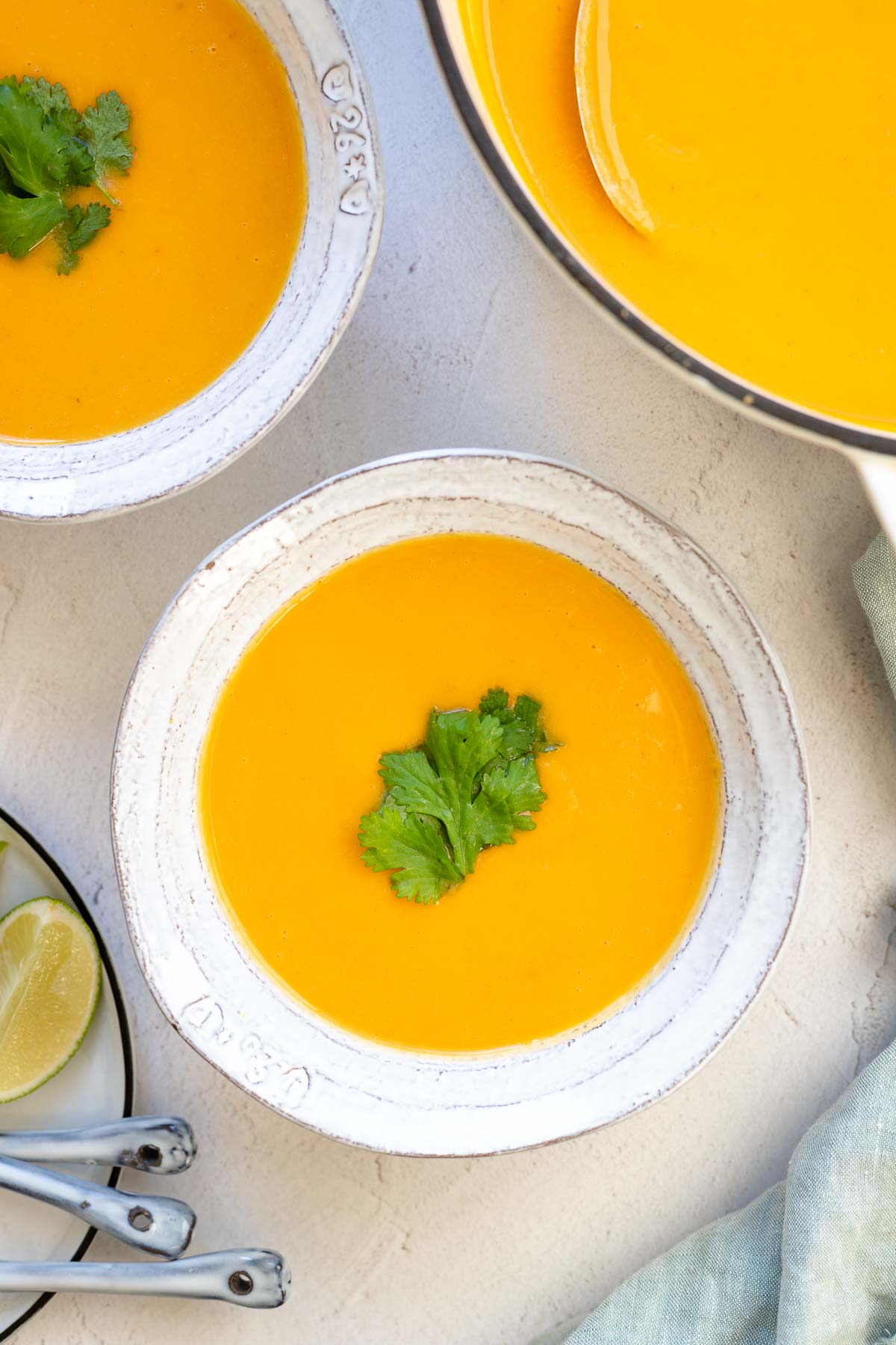 Thai Süßkartoffelsuppe mit Kokosmilch und Zitronengras